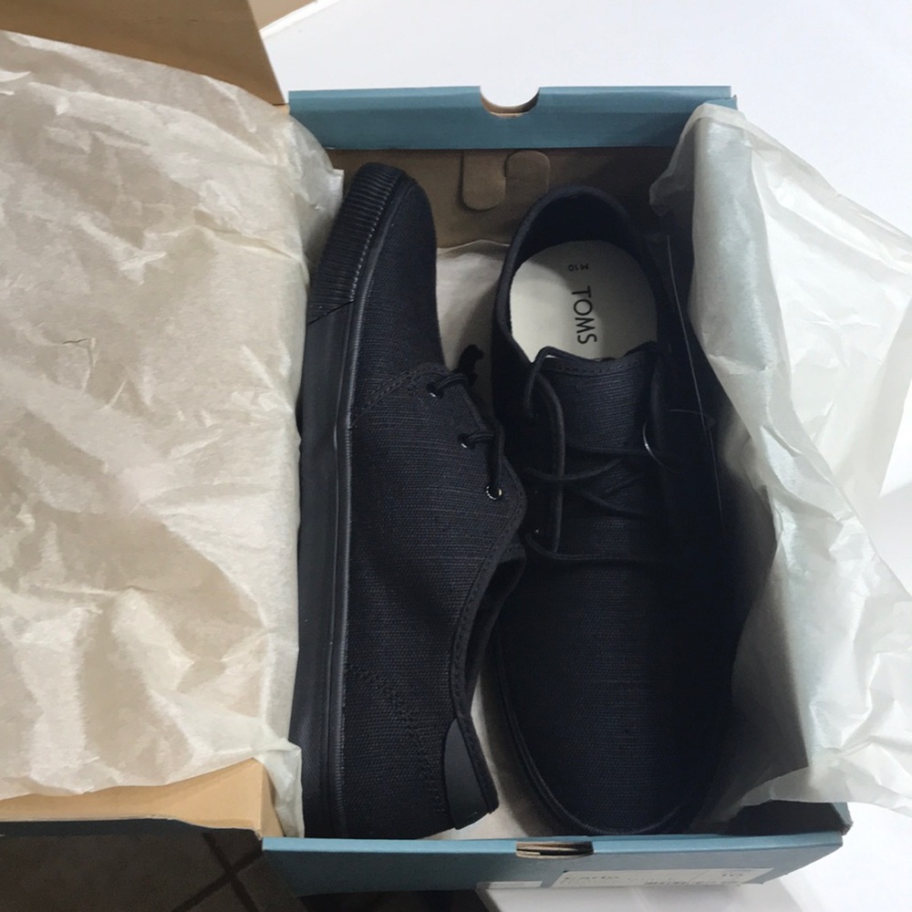 Brand new Men’s Toms. Ortholite. Black.